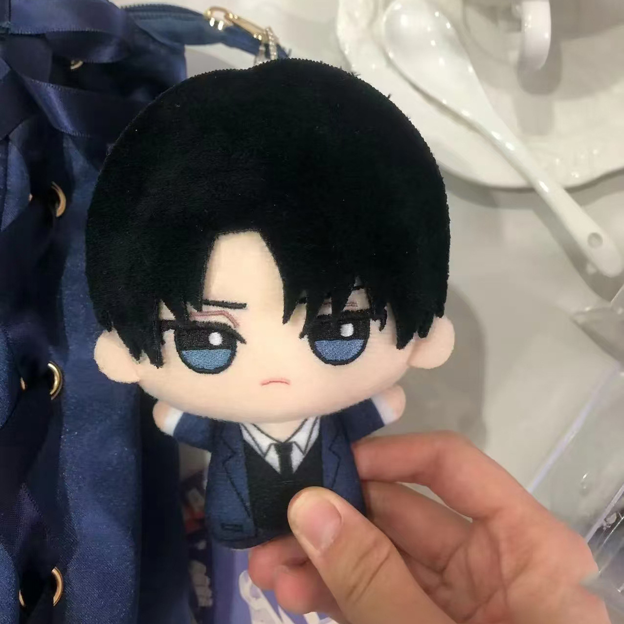 10cm Pluszak Levi Ackerman Fig – Anime Merchandise Figure recenzja i cena